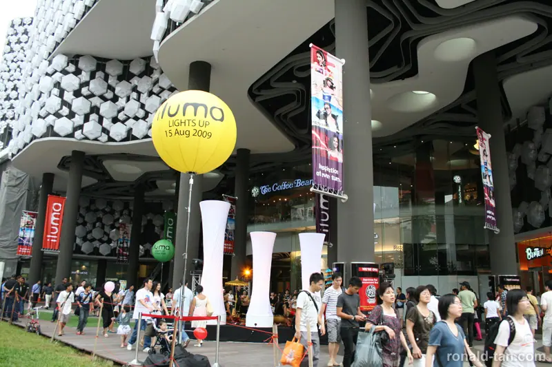 Iluma @ Bugis Light Up