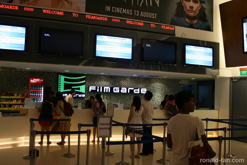 Iluma @ Bugis Light Up